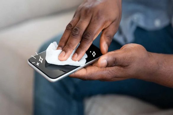 Disinfect the Cell Phone the Right Way, According to Experts