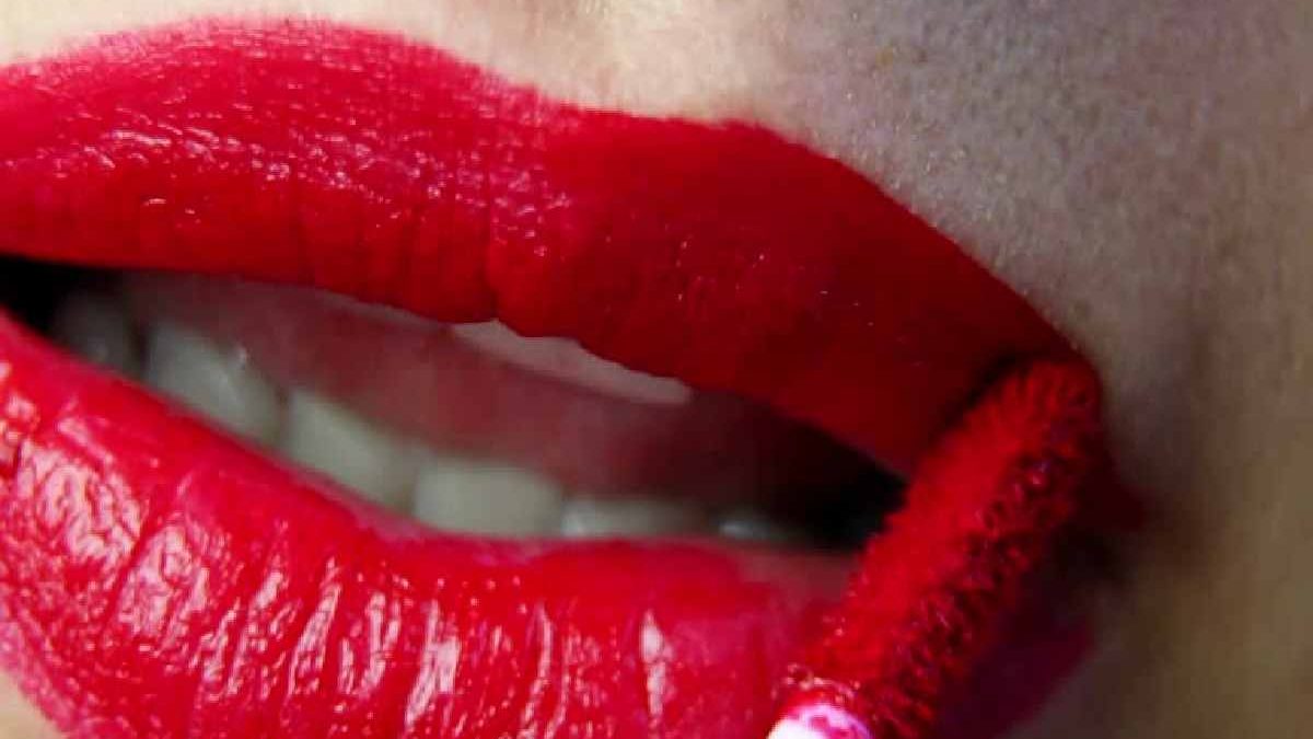 New Video Red Lipsticks